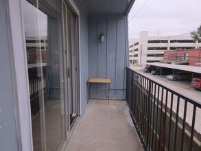 1901 S Voss Rd in Houston, TX - Building Photo - Building Photo