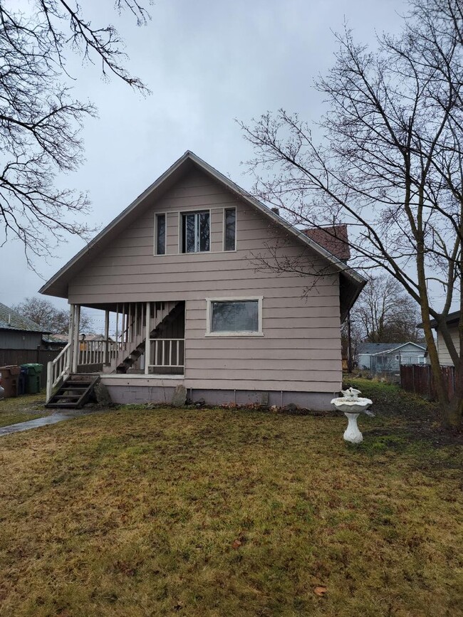 property at 4007 N Napa St