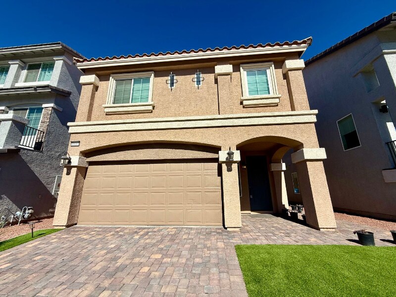 10112 Herons Rise St in Las Vegas, NV - Building Photo