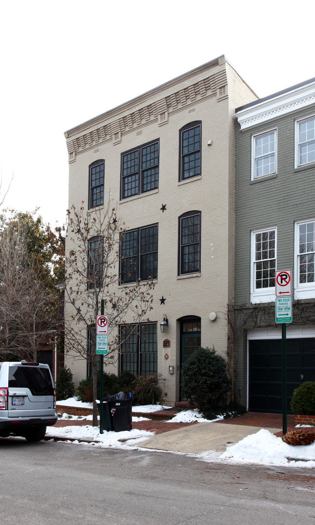 3318 Volta Pl NW in Washington, DC - Building Photo - Building Photo