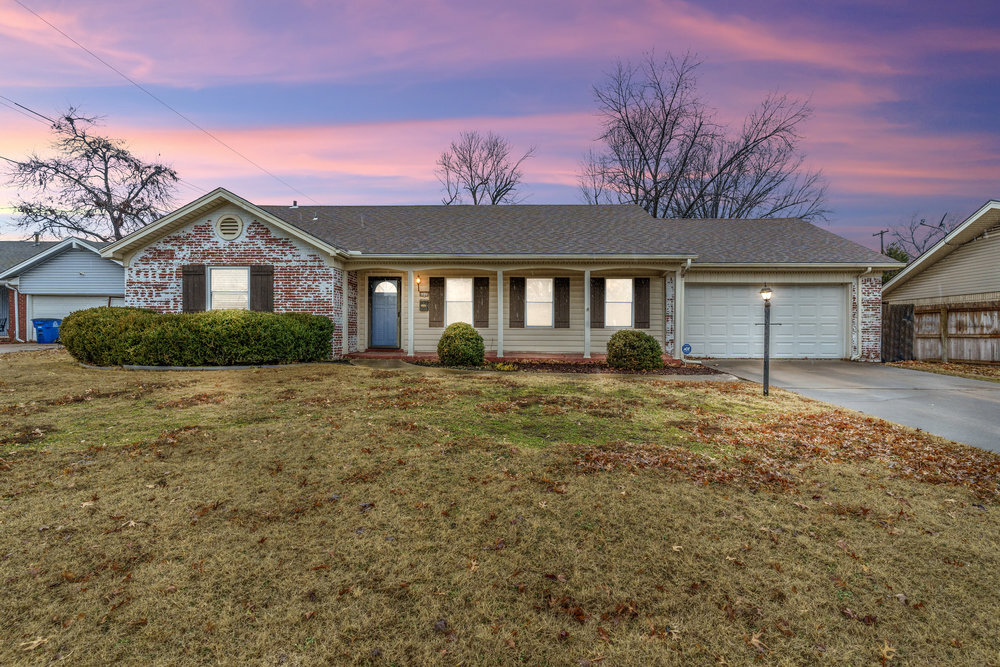 6010 S 73rd East Ave in Tulsa, OK - Building Photo