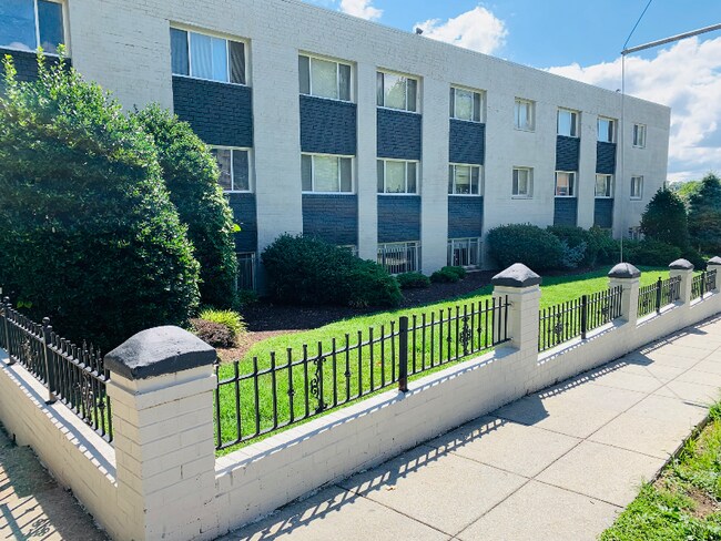 3030 30th St SE in Washington, DC - Building Photo - Building Photo