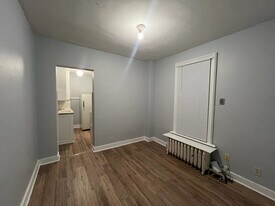 318 W 2nd St in Wayne, NE - Building Photo