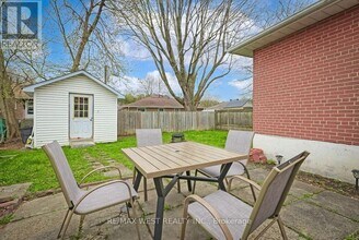 277 Silverbirch Dr in Newmarket, ON - Building Photo - Building Photo