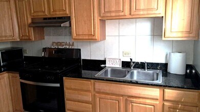 7348 56th Pl in Summit, IL - Building Photo - Building Photo