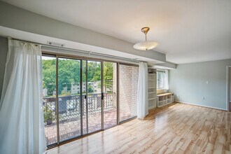 12200 Braxfield Ct in Rockville, MD - Building Photo - Building Photo