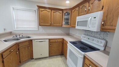 398 Deer Park Way in Mount Washington, KY - Building Photo - Building Photo