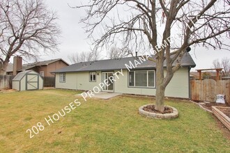 12038 W Dickens Dr in Boise, ID - Building Photo - Building Photo