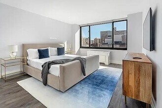 407 Park Ave S in New York, NY - Building Photo - Building Photo