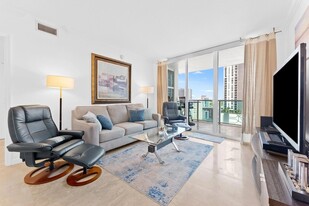 350 SE 2nd St, Unit 1740 in Fort Lauderdale, FL - Building Photo