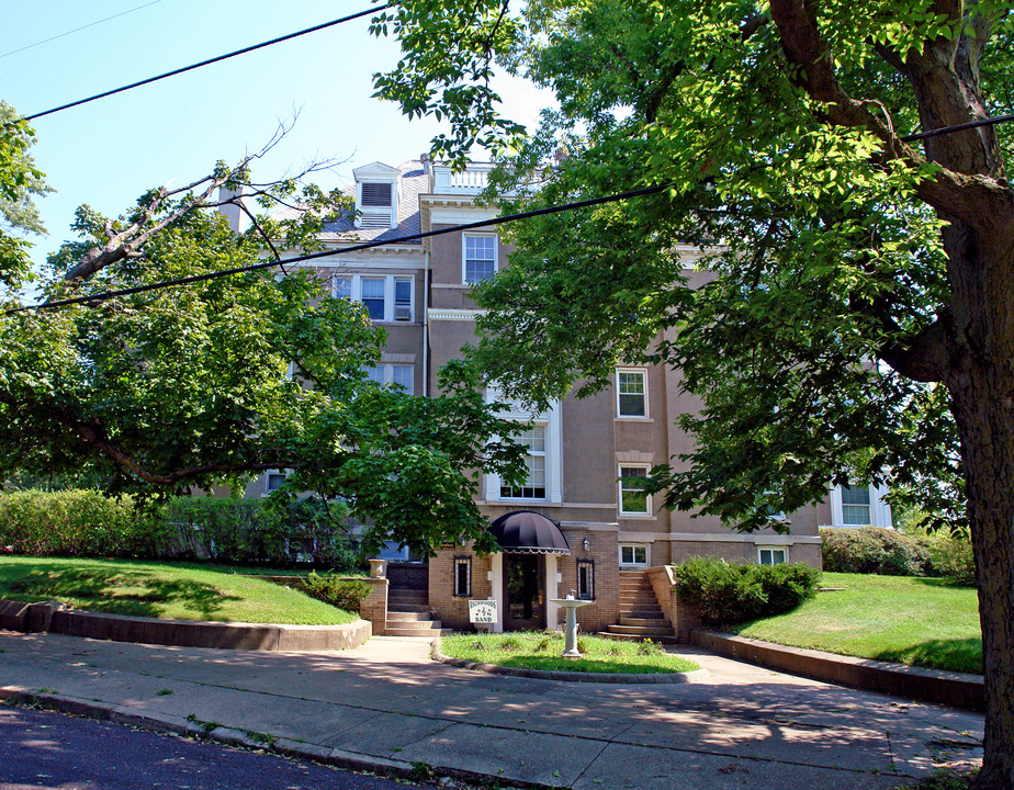 802 N Sheridan Rd in Peoria, IL - Building Photo