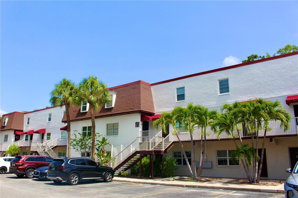 9101 Tudor Dr in Tampa, FL - Building Photo
