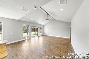 950 Paradise Dr in Canyon Lake, TX - Building Photo - Building Photo