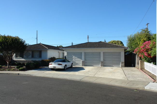 2404 Patricia Dr in Santa Clara, CA - Building Photo - Building Photo