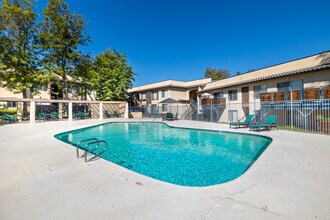 Charter Oaks Apartments in Thousand Oaks, CA - Building Photo - Building Photo