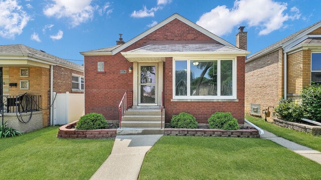 property at 5542 S Neva Ave