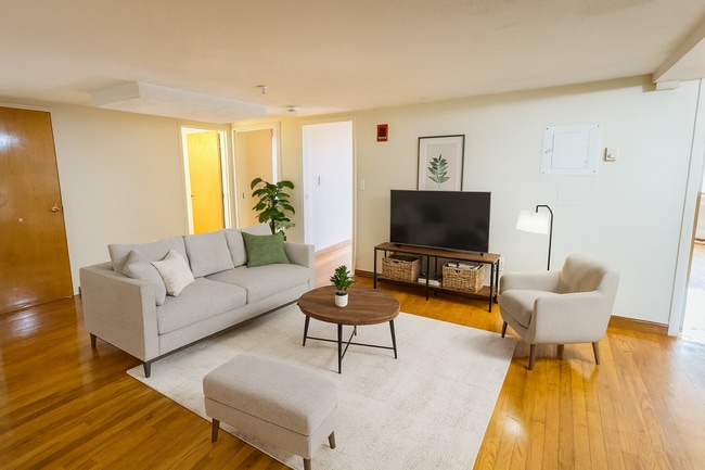 1114 Commonwealth Ave