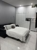 10775 NW 81st Ln in Doral, FL - Building Photo