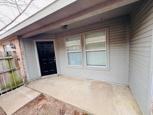 5837 Swords Dr in Fort Worth, TX - Building Photo - Building Photo