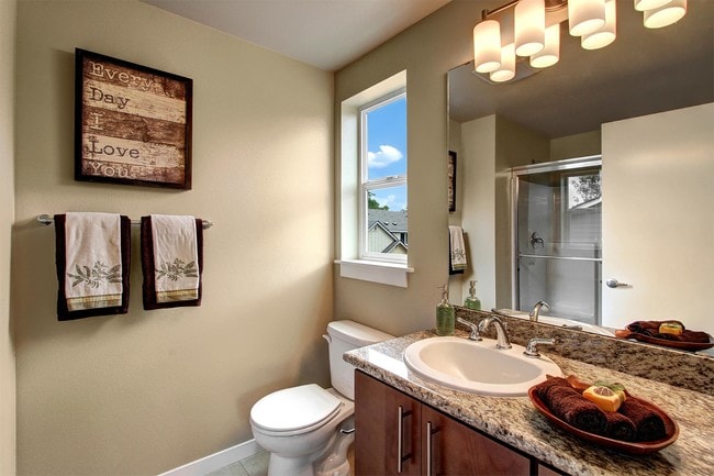 20005 Poplar Way in Lynnwood, WA - Building Photo - Building Photo