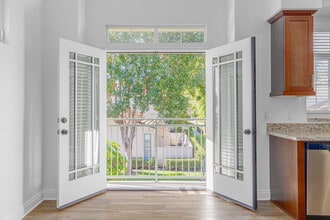 Palma de la Reina Apartments in Rancho Santa Fe, CA - Building Photo - Interior Photo
