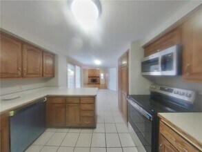 4845 Orleans Ln N in Plymouth, MN - Foto de edificio - Building Photo