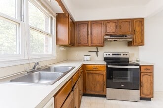 1124 Mountain View Dr in Harrisonburg, VA - Building Photo - Building Photo