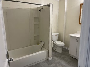 230 Belmont Ave in Niles, OH - Building Photo - Building Photo