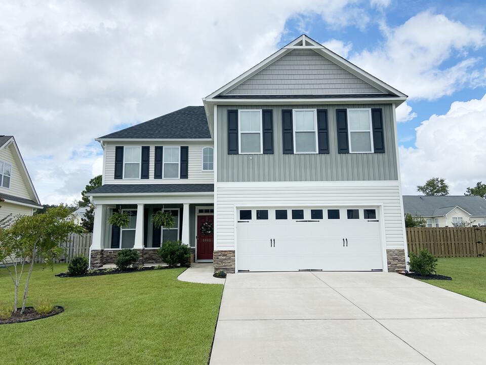 1085 Slater Way in Leland, NC - Building Photo