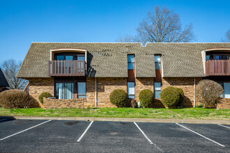 Cambridge Square in Clarksville, TN - Building Photo - Building Photo