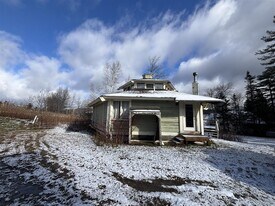 1 Carinthia Ln in West Dover, VT - Building Photo