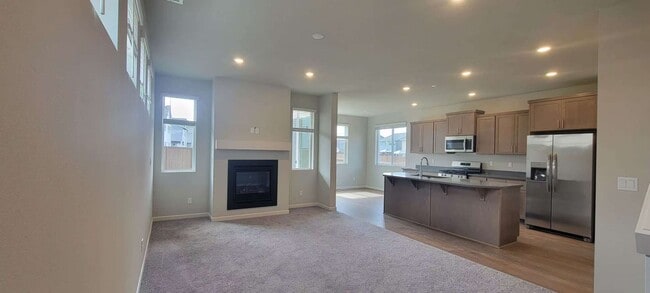 5997 Henshaw St SE in Albany, OR - Building Photo - Building Photo