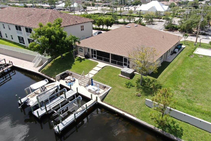 409 SW 47th Terrace in Cape Coral, FL - Foto de edificio