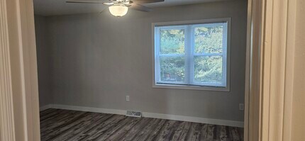 401 Trail Side Dr in Deforest, WI - Foto de edificio - Building Photo