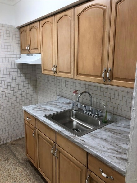 751 SW 10th St, Unit 755 in Miami, FL - Building Photo - Building Photo