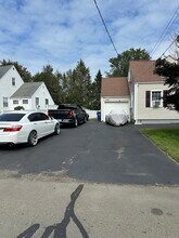 165 Nutmeg Rd in Bridgeport, CT - Building Photo - Building Photo