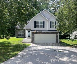 9511 Rollinghills Dr in Jonesboro, GA - Building Photo