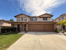 1456 Pinewood Dr in Corona, CA - Building Photo