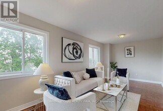 6 English St in Brampton, ON - Building Photo - Building Photo