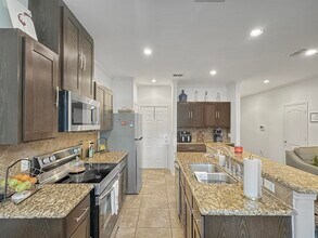 5311 Lost Hills Trail in Laredo, TX - Building Photo - Building Photo