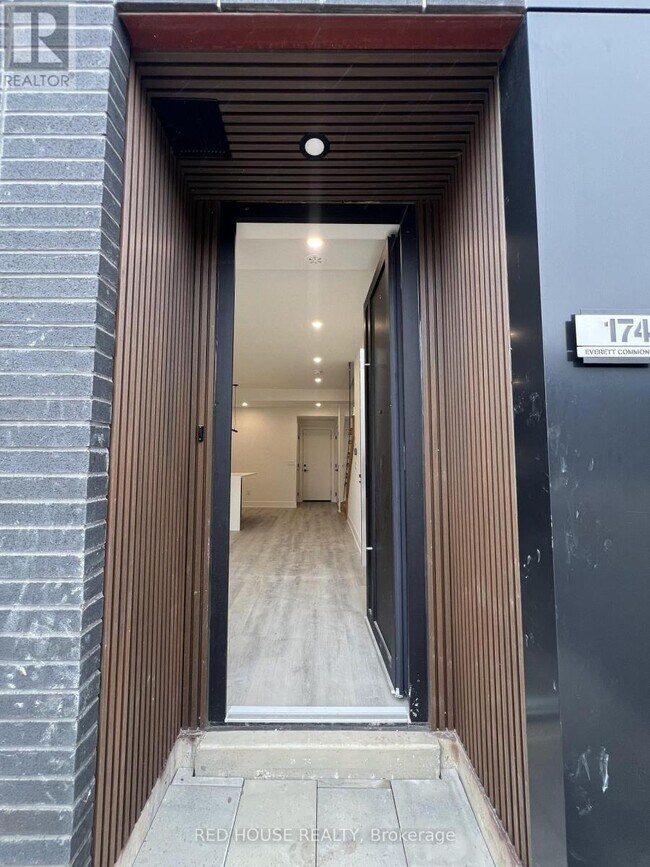 174 Everett Cmn in St Catharines, ON - Building Photo - Building Photo