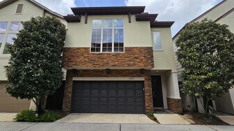 902 W 23rd St in Houston, TX - Building Photo