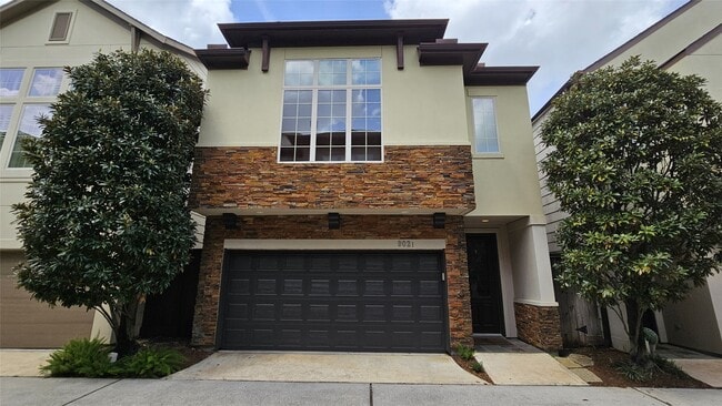 property at 902 W 23rd St