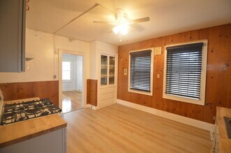 61 Burr Ct in Bridgeport, CT - Foto de edificio - Building Photo