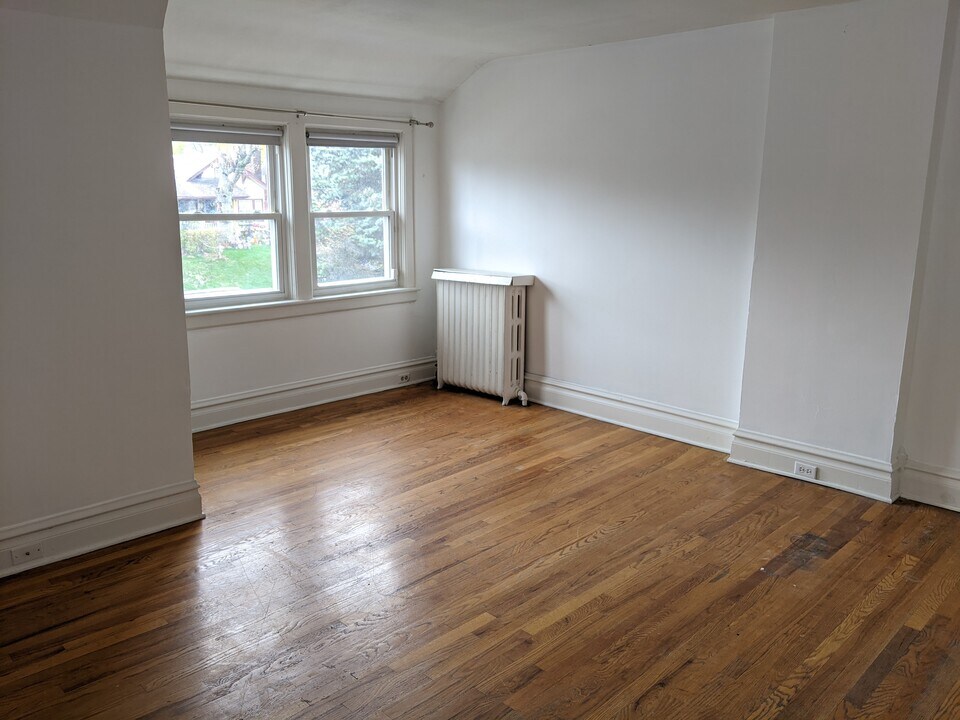 1608 W Broad St, Unit 2 in Bethlehem, PA - Building Photo