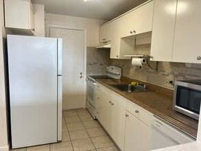 800 Governors Dr in Winthrop, MA - Building Photo - Building Photo