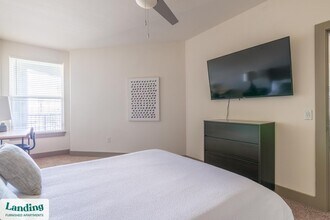 300 Enclave Dr, Unit 3212 in Conroe, TX - Foto de edificio - Building Photo