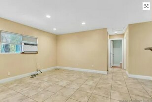 12805 Mapleview St in Lakeside, CA - Building Photo