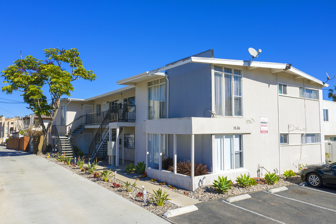 Crown Point - Pacific Beach in San Diego, CA - Building Photo