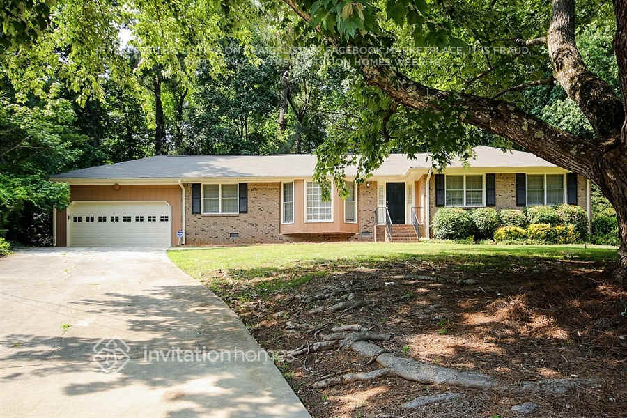458 Glendale Ct SW in Stone Mountain, GA - Building Photo